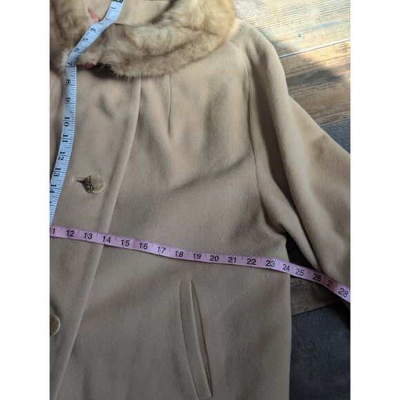 Vintage Union Made Marie Antoinette Austin 100% Cashmere Coat with Genuine Mink - Picture 8 of 9